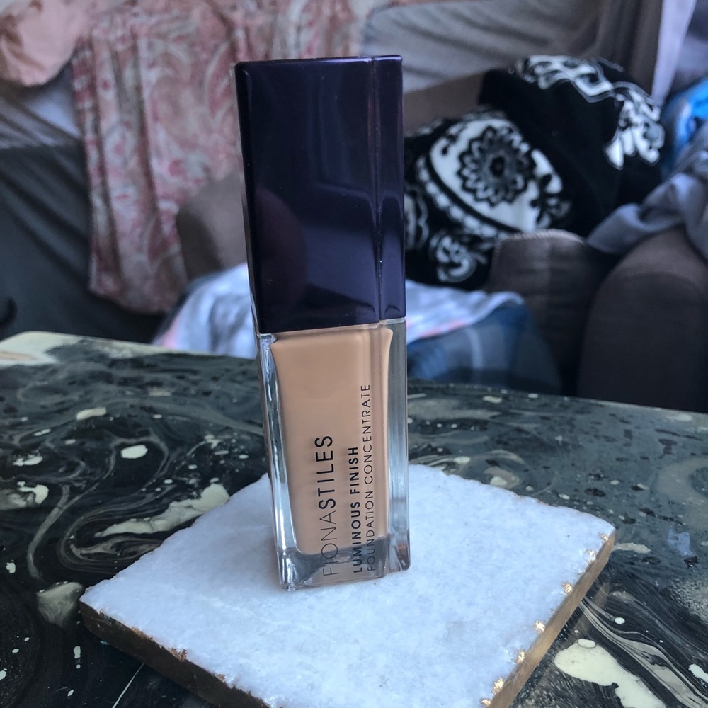 Fiona Stiles Luminous Finish Foundation